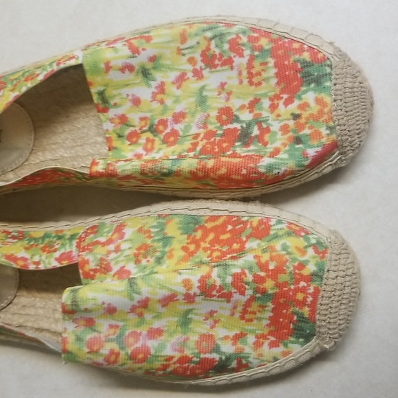 Ellen Tracy floral espadrilles size 9 - Picture 2 of 5